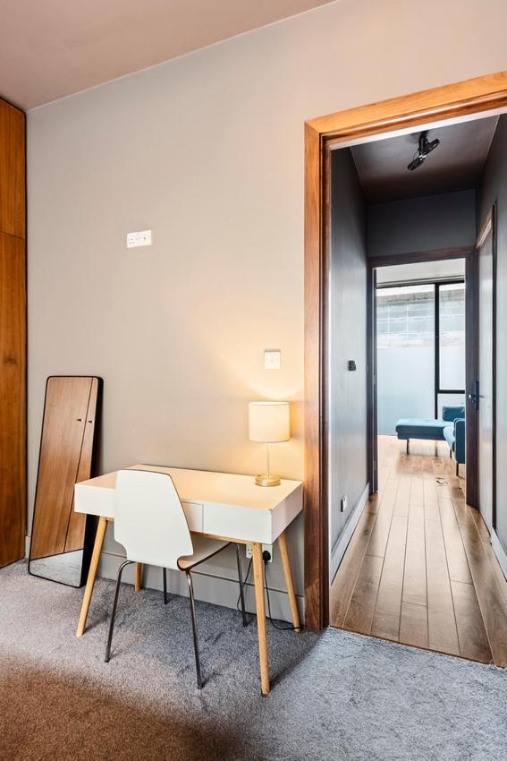 Modern Spacious Apartment in Islington - Housity