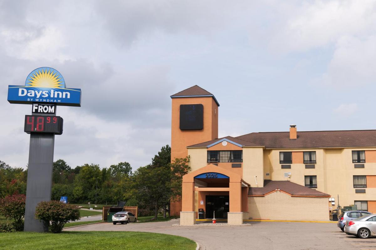Days Inn by Wyndham Flint/Bishop International Airport - Housity
