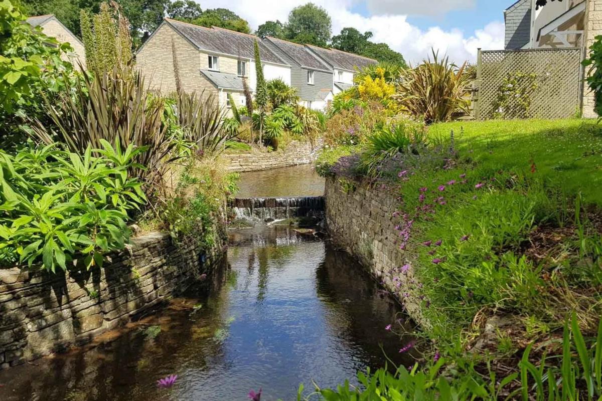 Stream Side - Housity