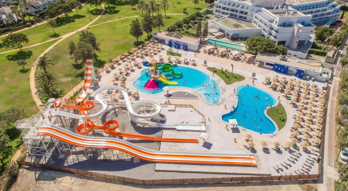 Piscina en o cerca de ALEGRIA Costa Ballena Aquafun