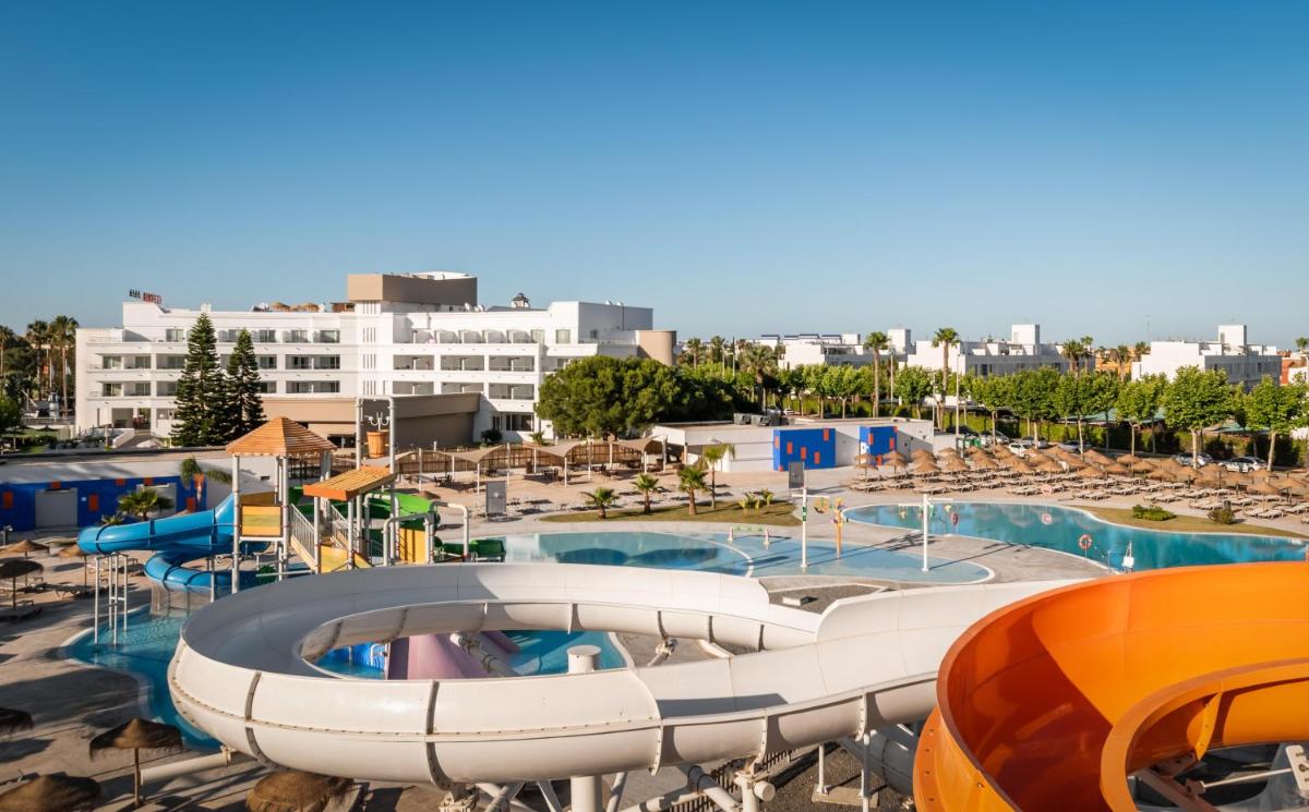 Piscina en o cerca de ALEGRIA Costa Ballena Aquafun