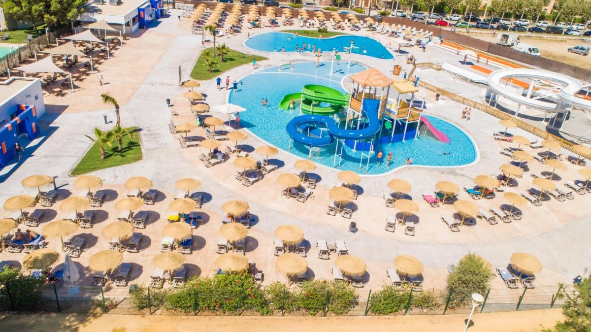 Piscina en o cerca de ALEGRIA Costa Ballena Aquafun