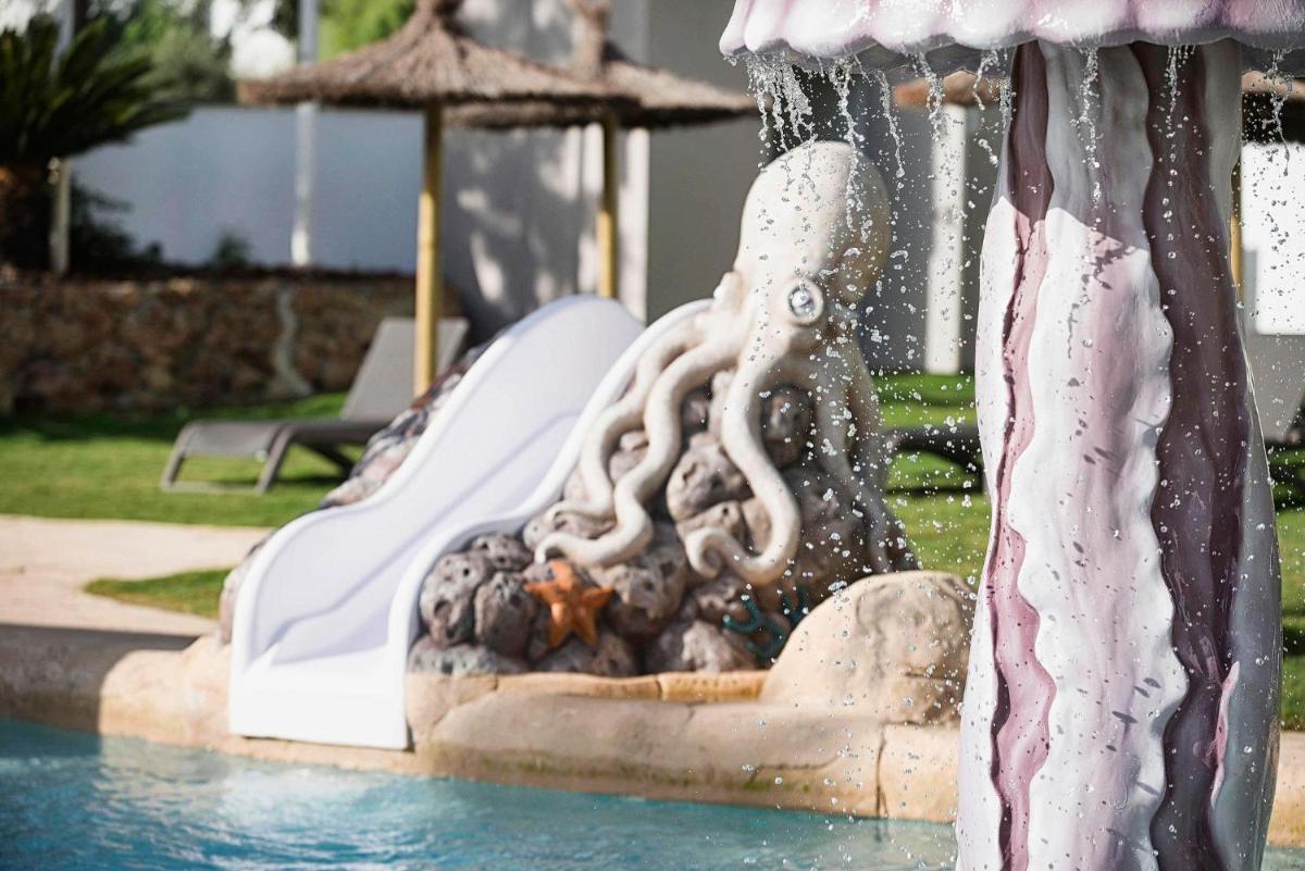 Piscina en o cerca de ALEGRIA Costa Ballena Aquafun