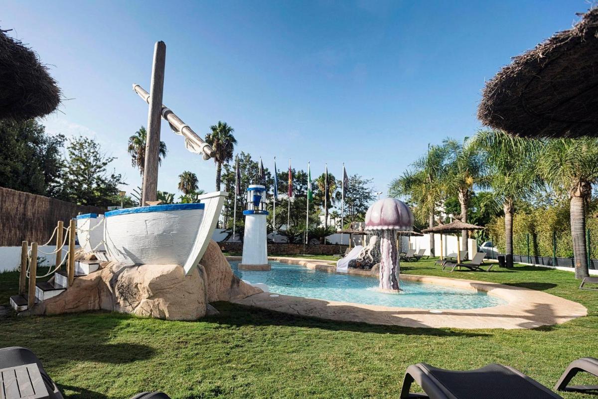 Piscina en o cerca de ALEGRIA Costa Ballena Aquafun