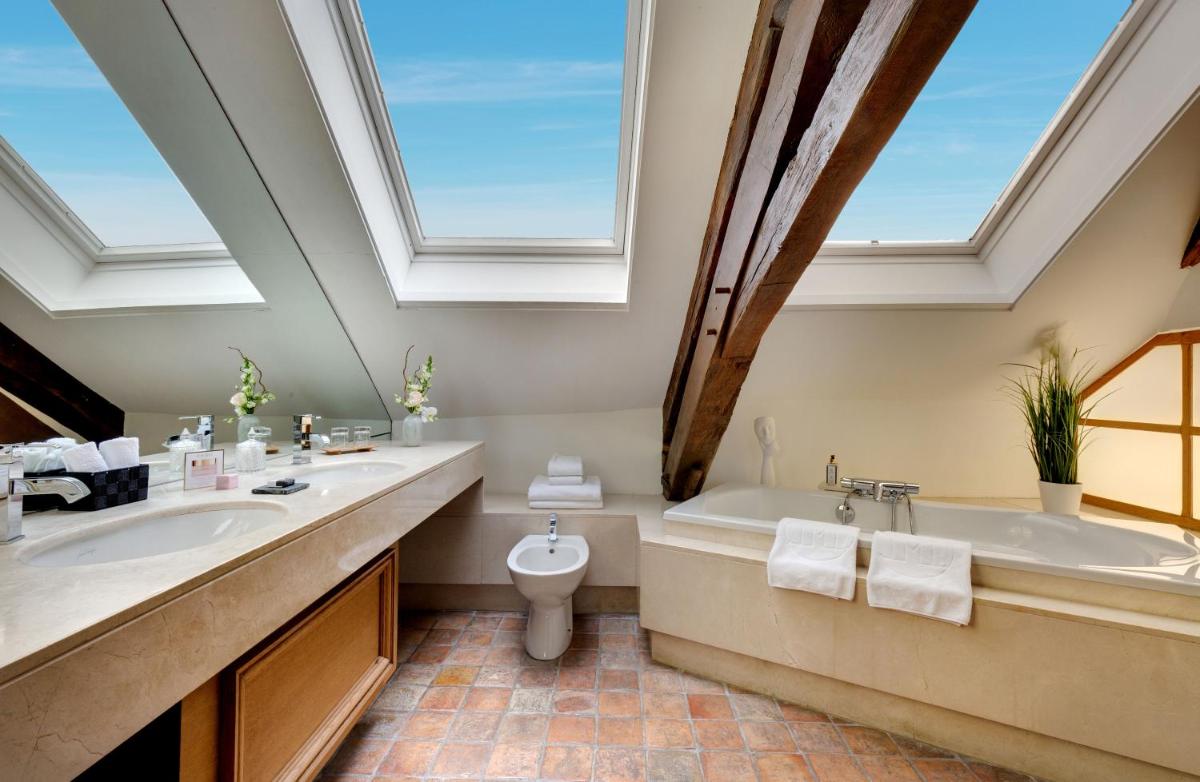 Salle de bains dans l'établissement La Côte Saint Jacques
