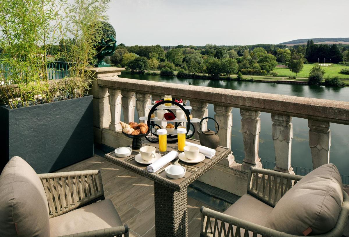 Vue sur la rivière ou le fleuve situé(e) à proximité de l'hôtel
