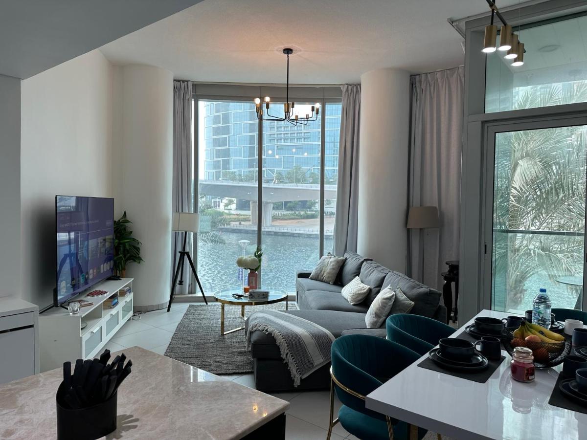 Cozy 2BHK Apartment Dubai Marina - Housity