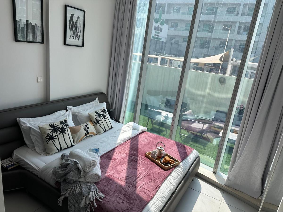 Cozy 2BHK Apartment Dubai Marina - Housity