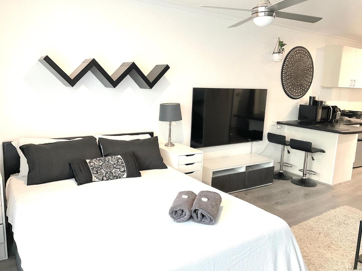 Suitetrails - Heart of Manly Apartment