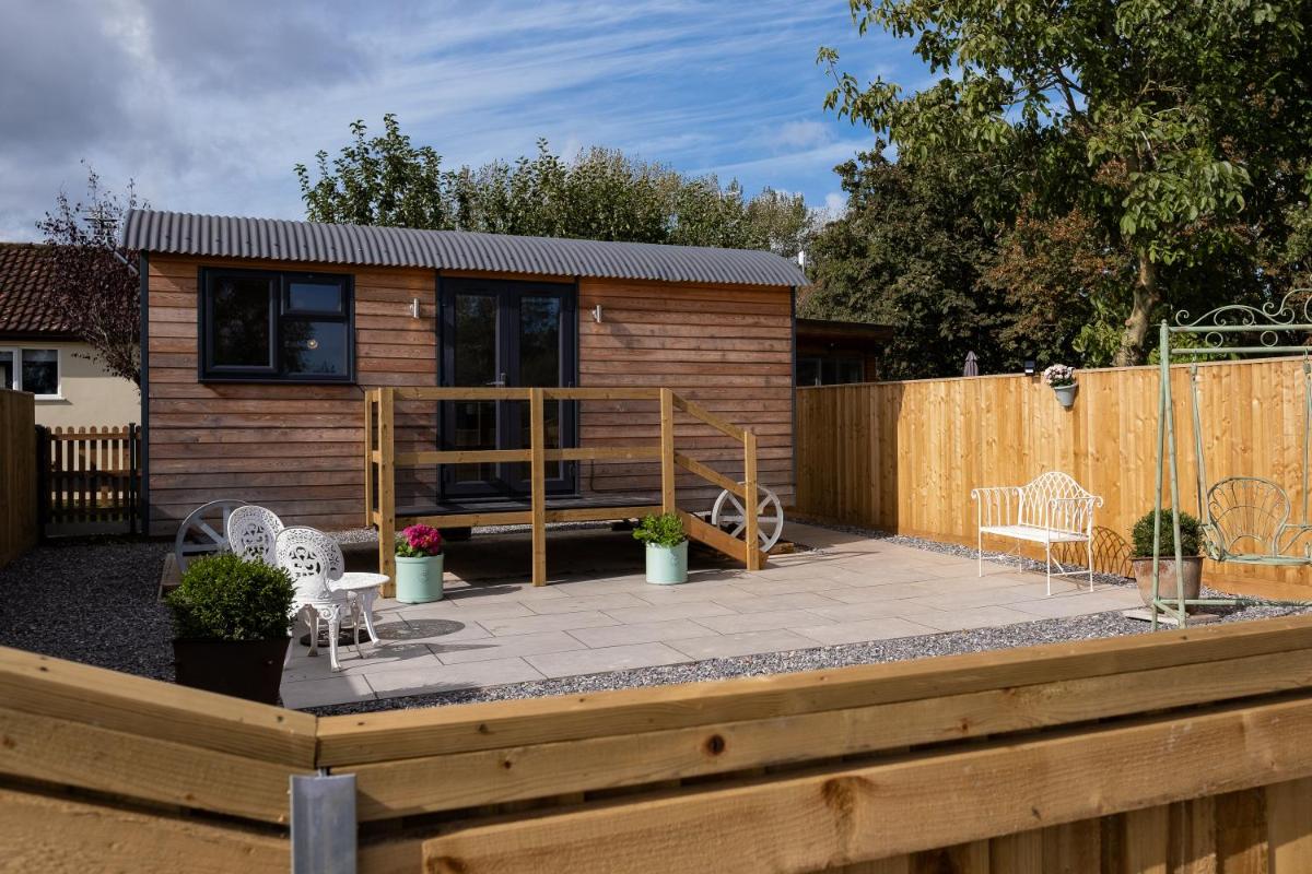 Marsh Farm - Housity
