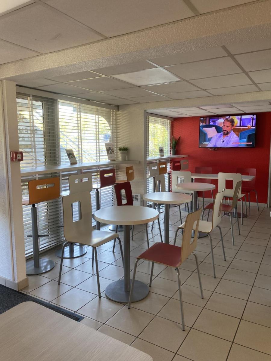 Premiere Classe Angoulême La Couronne - Housity