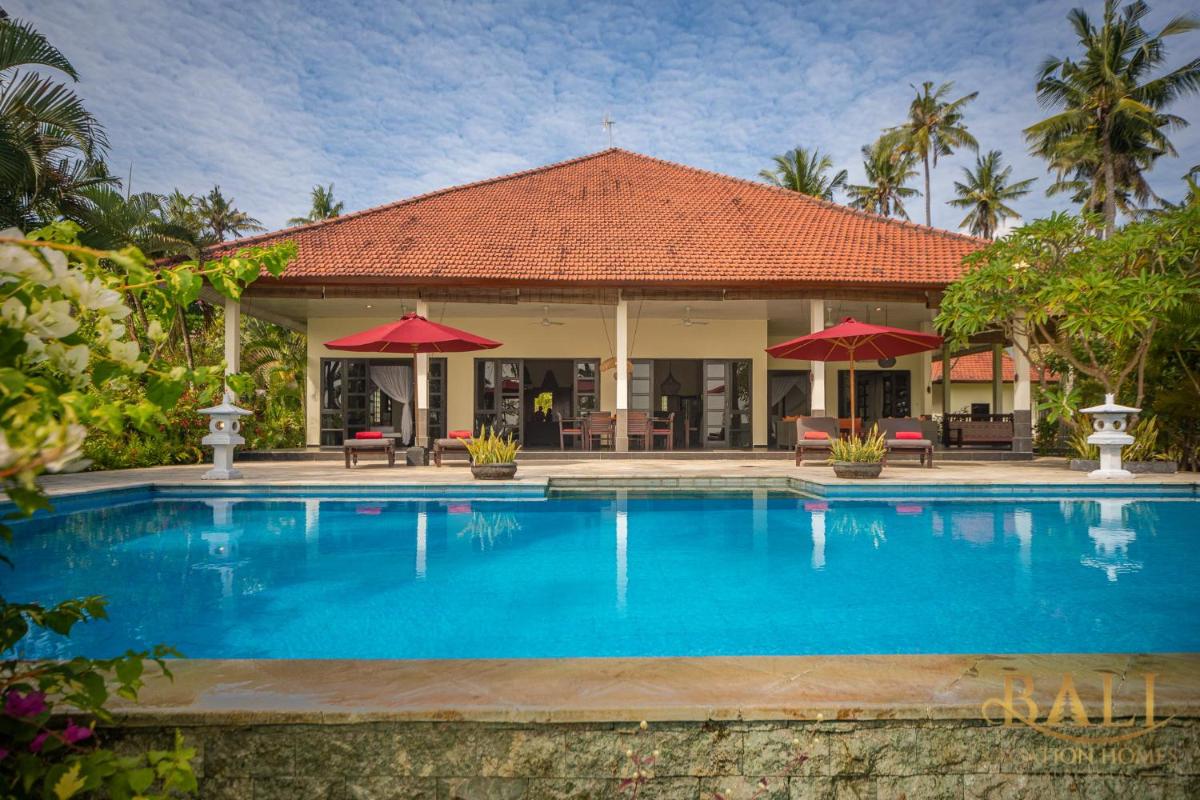 Villa Burung, Breathtaking oceanfront, infinity pool 3BR - Housity