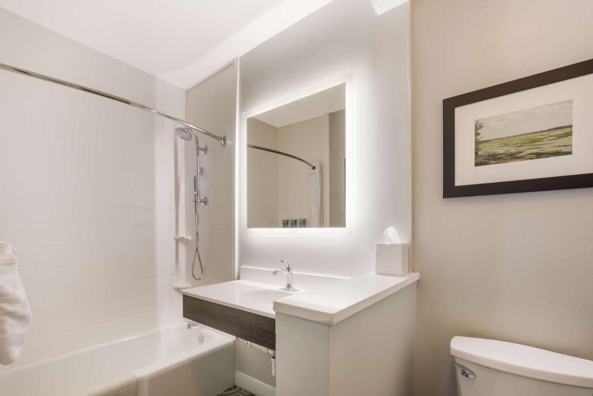 Best Western Sea Island Inn - Housity