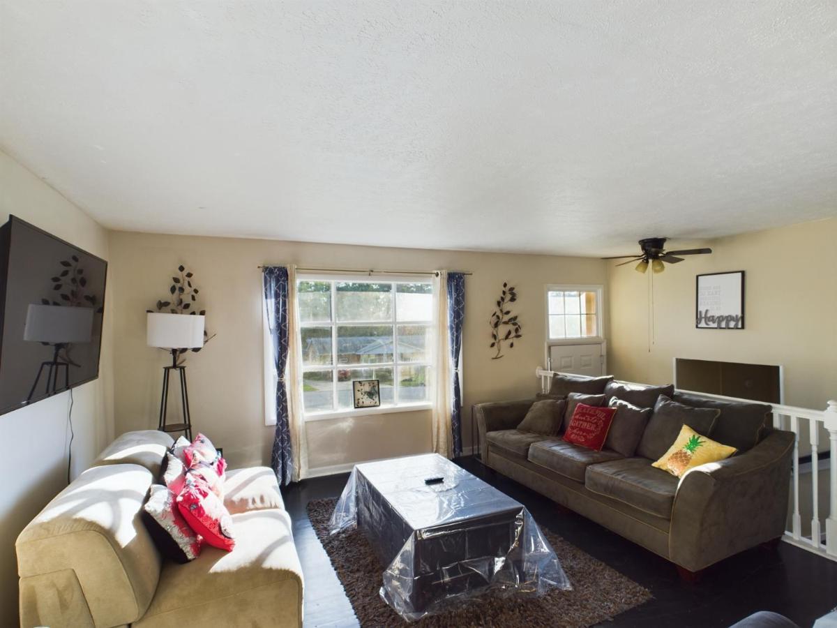 Pine Forest Zen Cottage - 10 Min to Fort Bragg - Housity