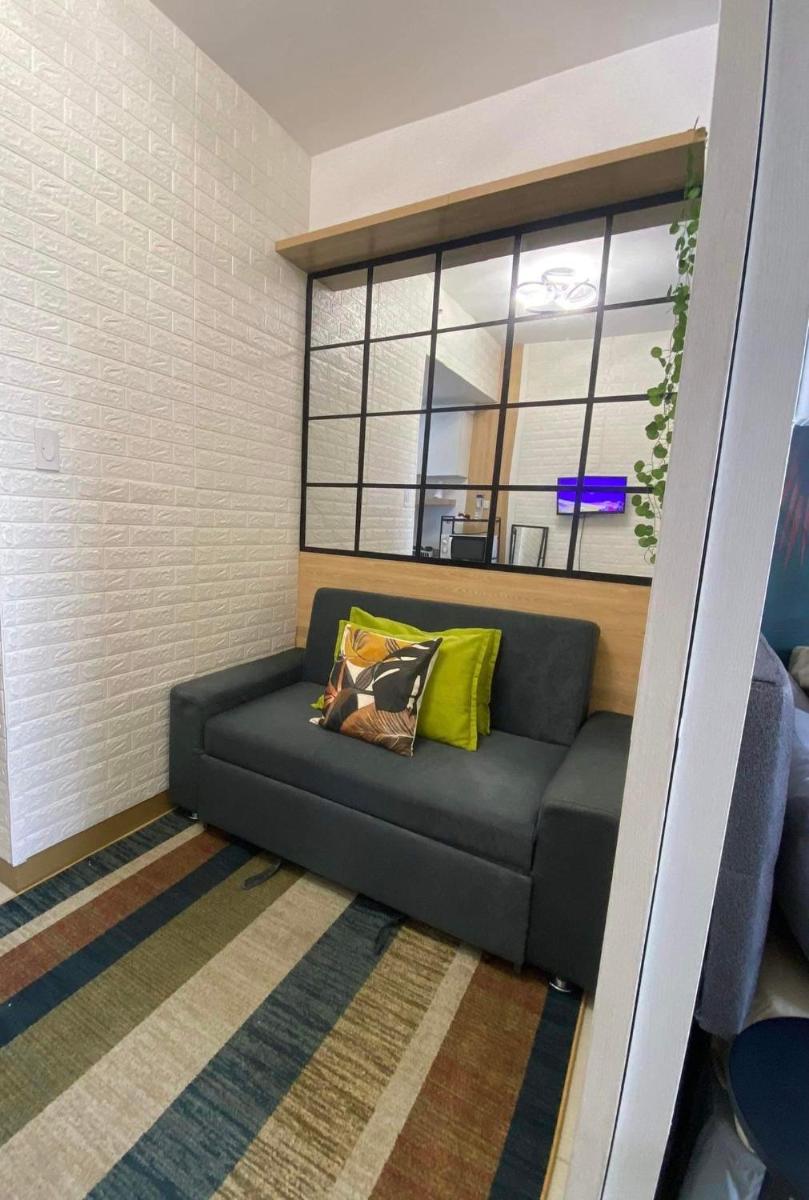 Comfy Studio unit with Wi-fi, Las Piňas City, parking rent optional - Housity