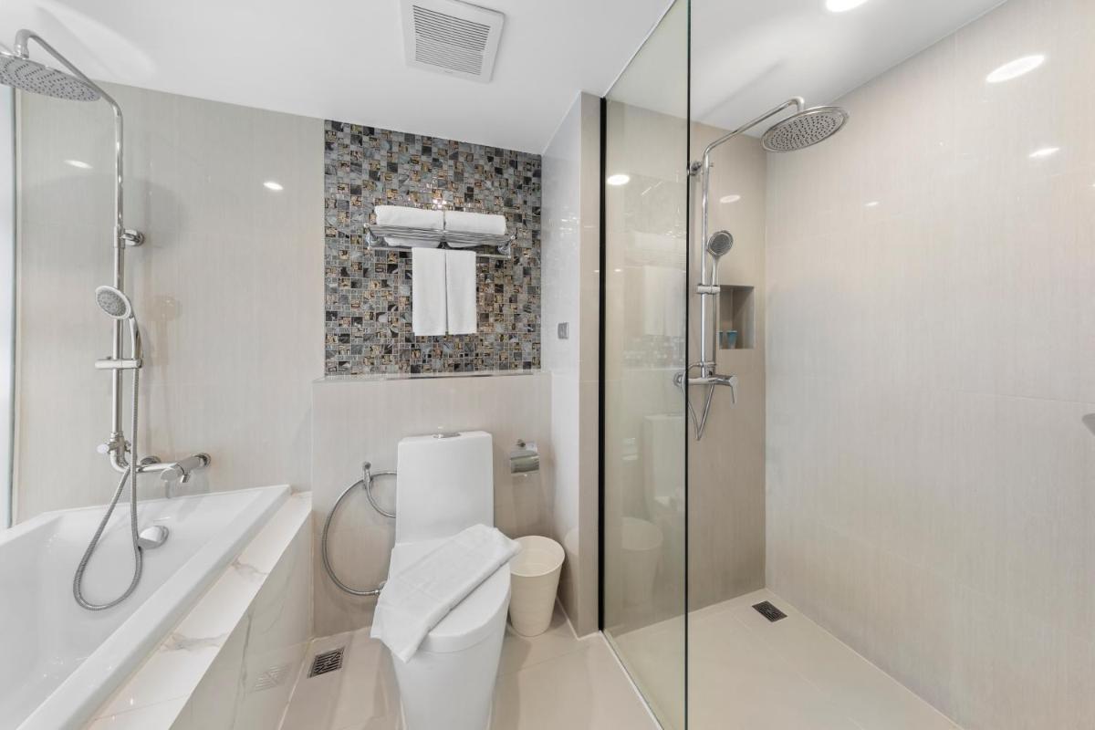 Golden Tulip Pattaya Beachfront Resort - Housity