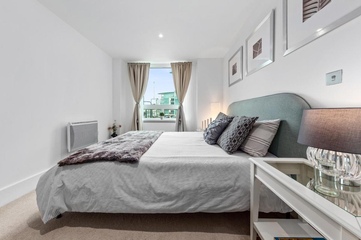 Central LONDON 2 Bedroom US EMBASSY London Eye and Riverside view panoramic balcony - Housity