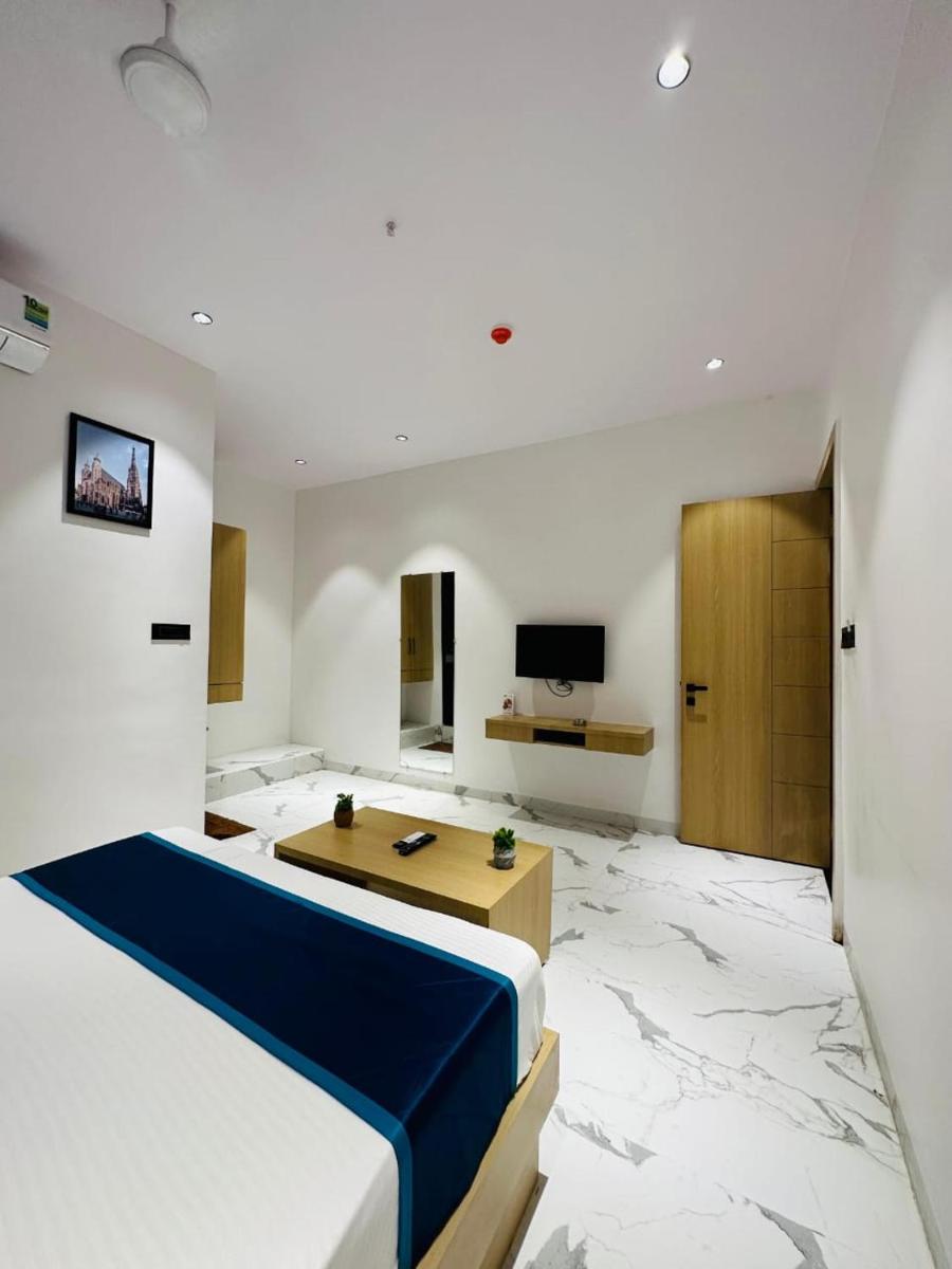 Hotel World View - Housity