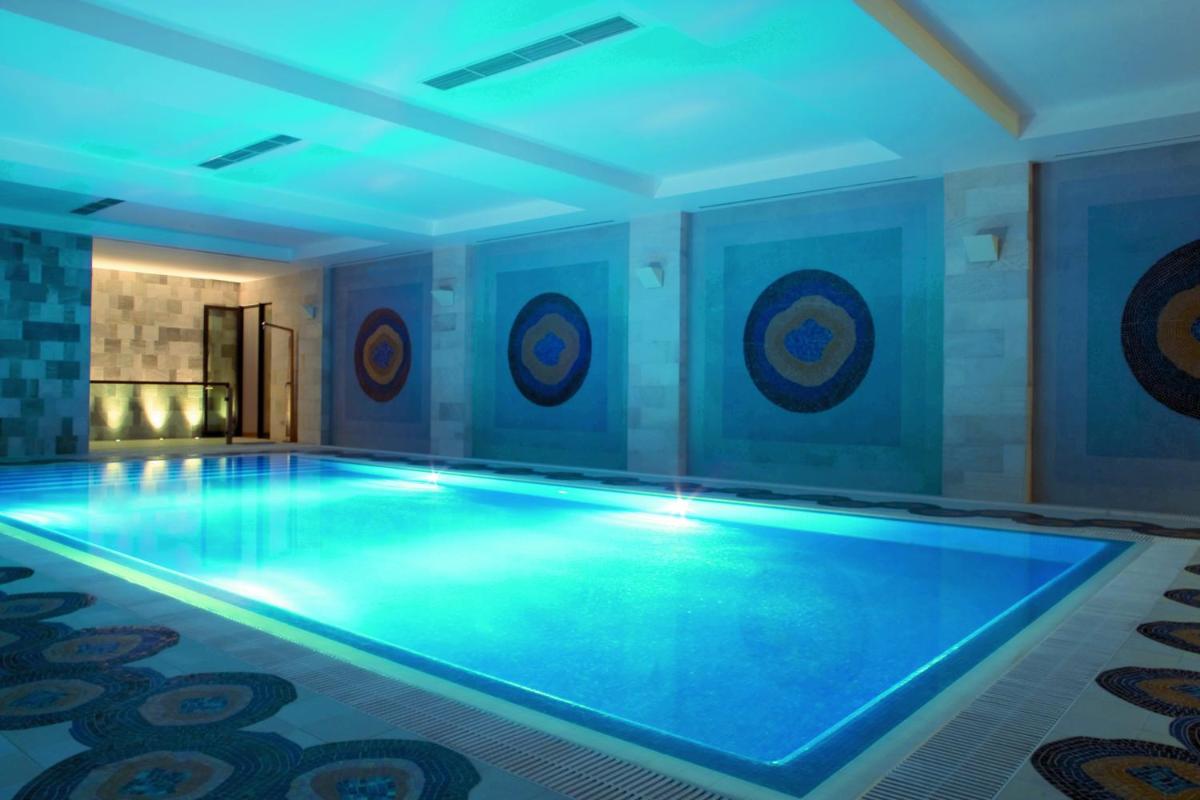 A piscina em ou perto de As Cascatas Golf Resort & Spa