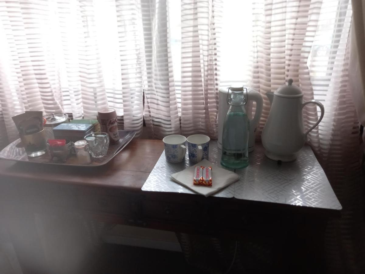 The Boat House BED ONLY NO BREAKFAST - Housity