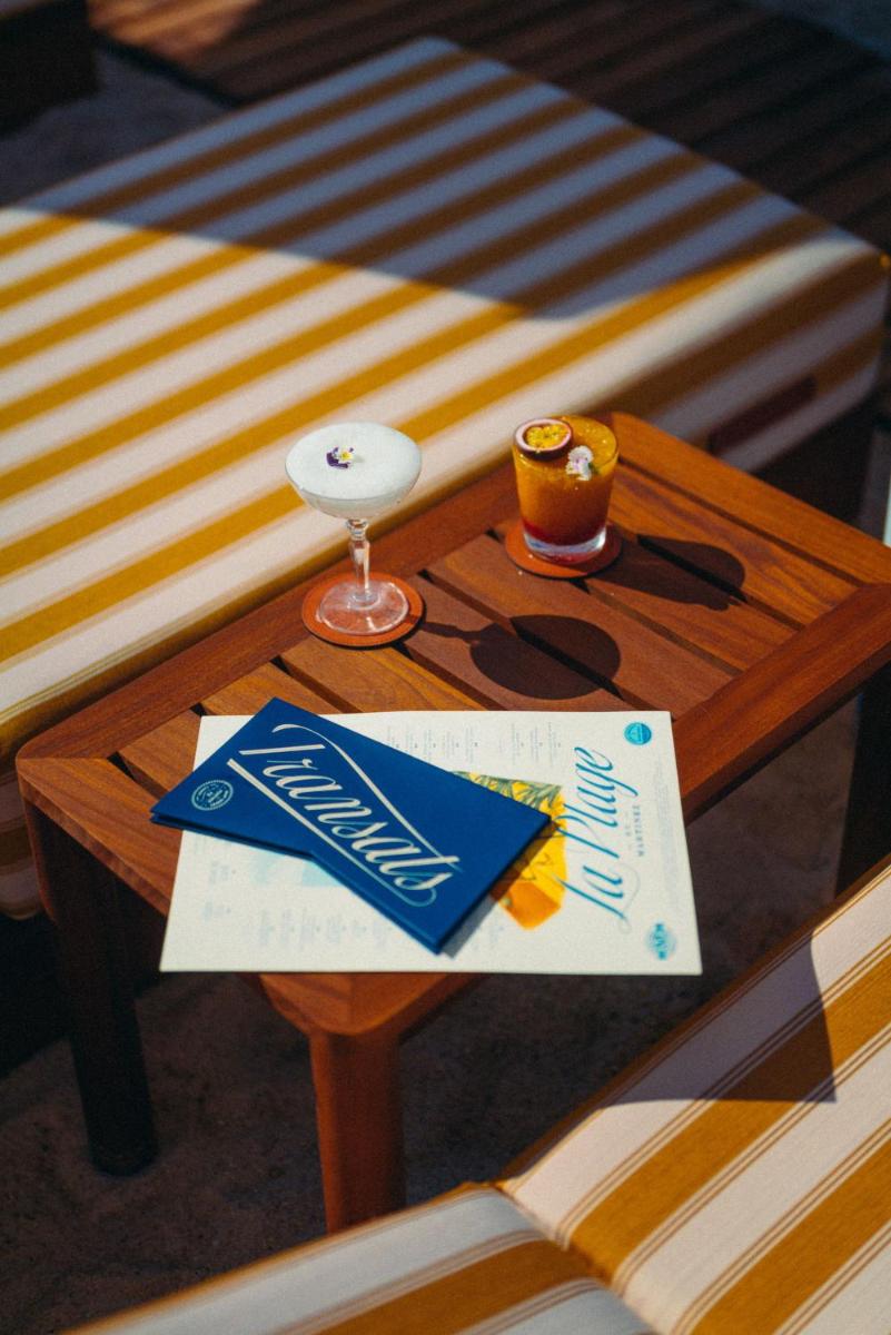 Boissons dans l'établissement Hôtel Martinez, in The Unbound Collection by Hyatt