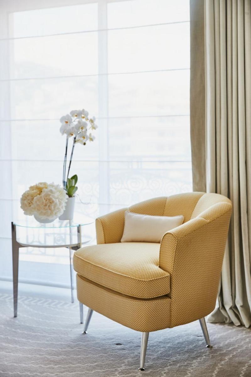 Coin salon dans l'établissement Hôtel Martinez, in The Unbound Collection by Hyatt
