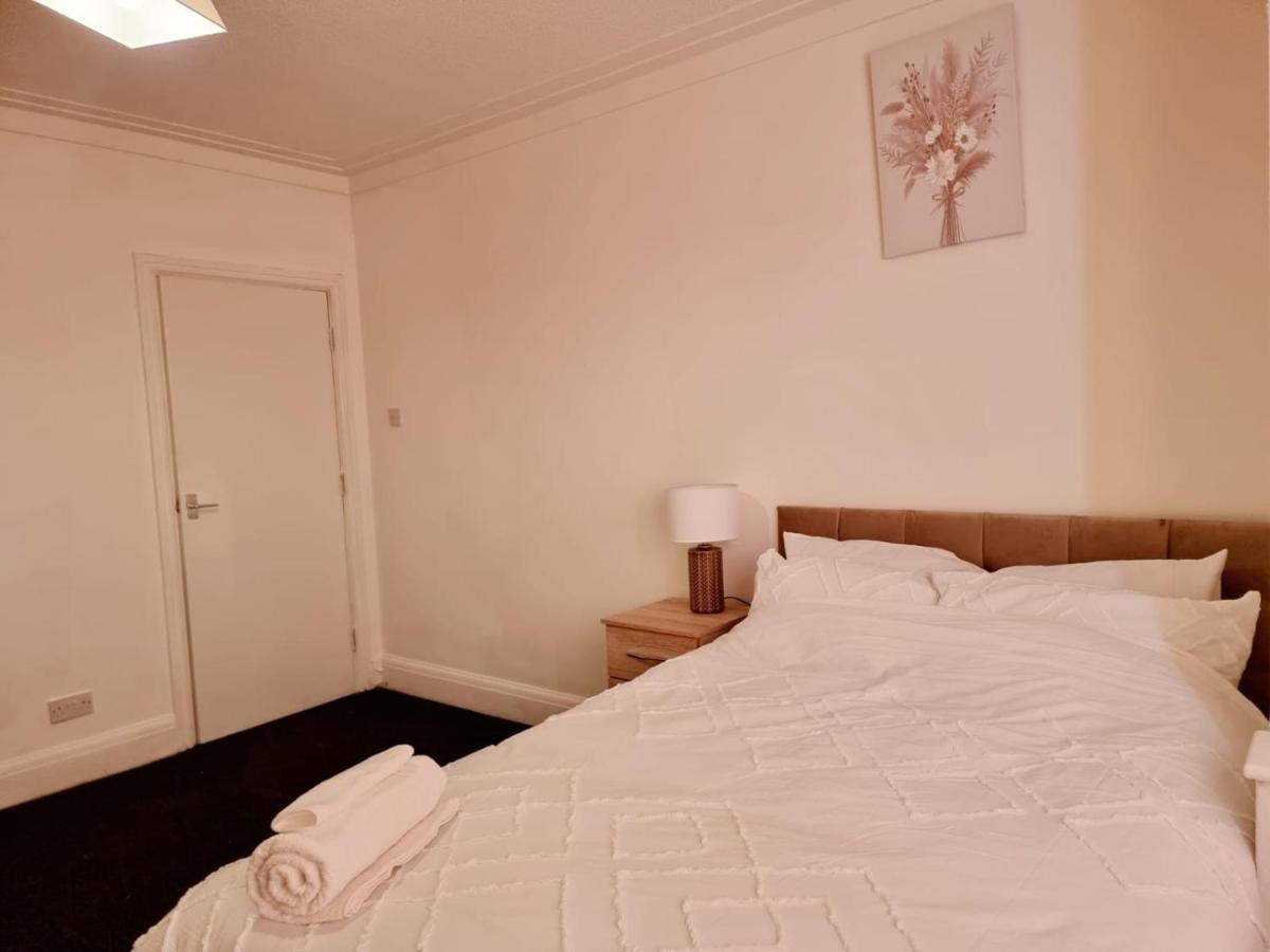 Lilies Lodge - Housity