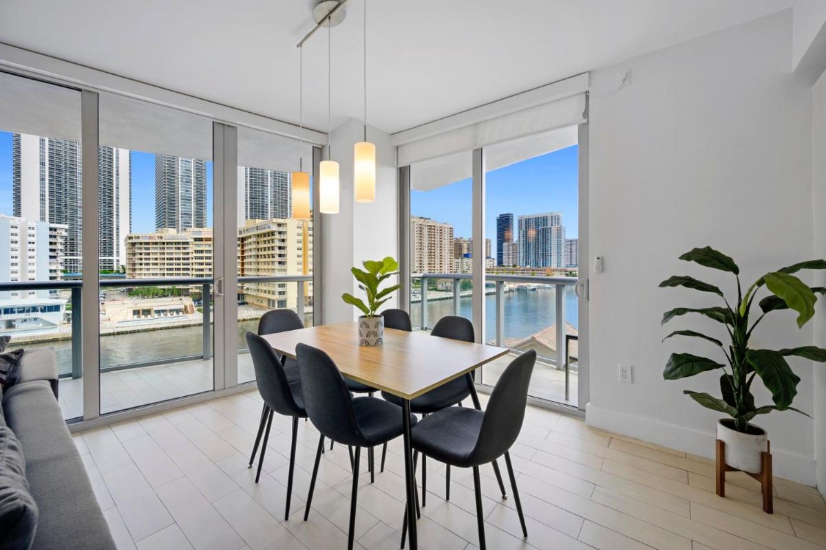 Suitetrails - Hallandale Sky Water View