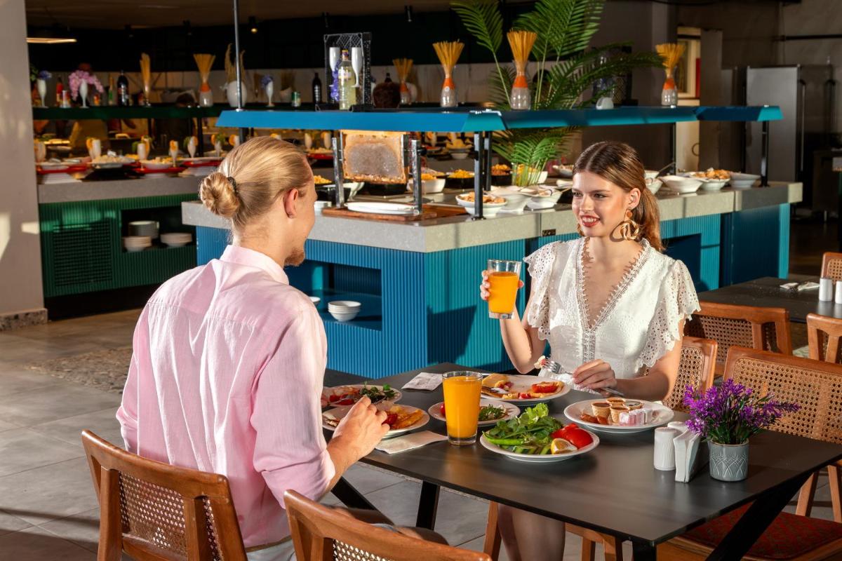 Hotella Resort & Spa - Housity