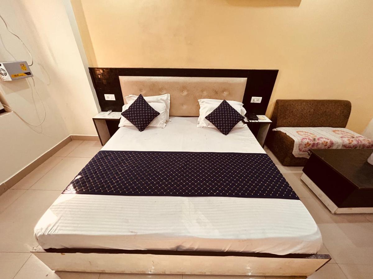 Hotel Raj Ganga - 3 Star Luxury Hotel - Housity