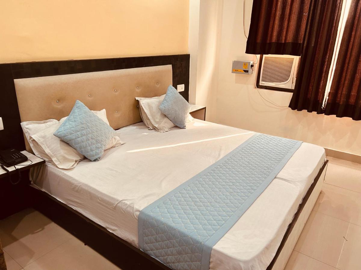 Hotel Raj Ganga - 3 Star Luxury Hotel - Housity