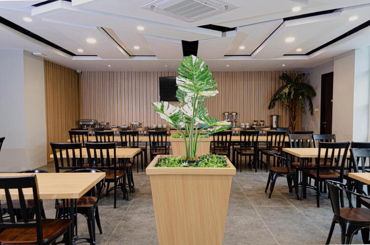 Arcadia Hotel Manado - Housity