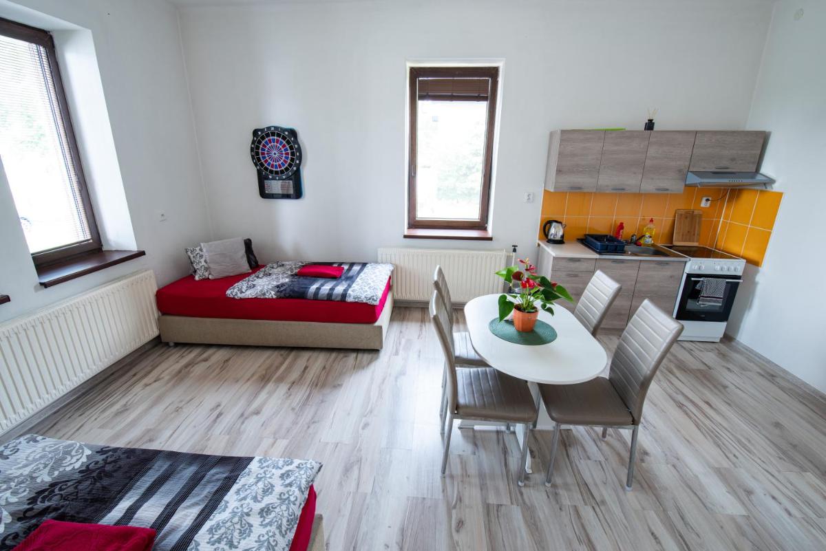 Apartmány U Procházků - Housity