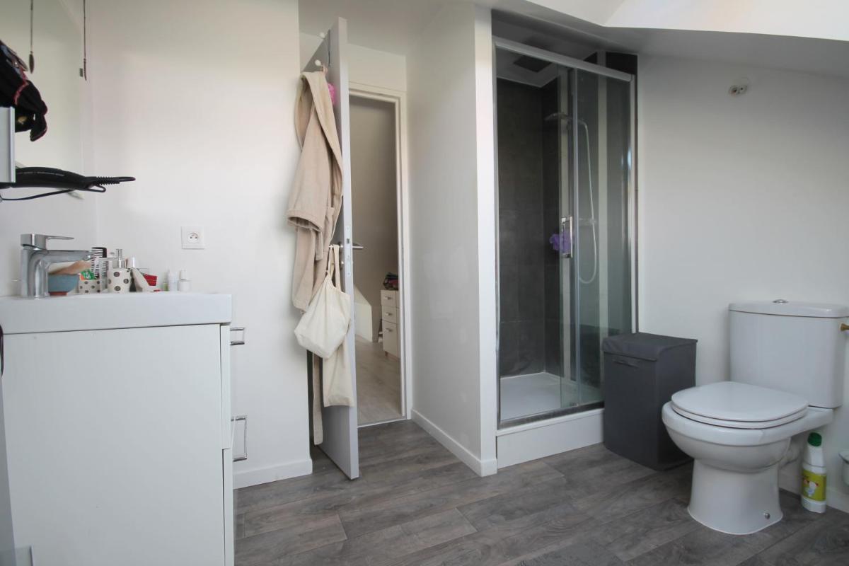 Grande Chambre meublé chez l'habitant - Housity