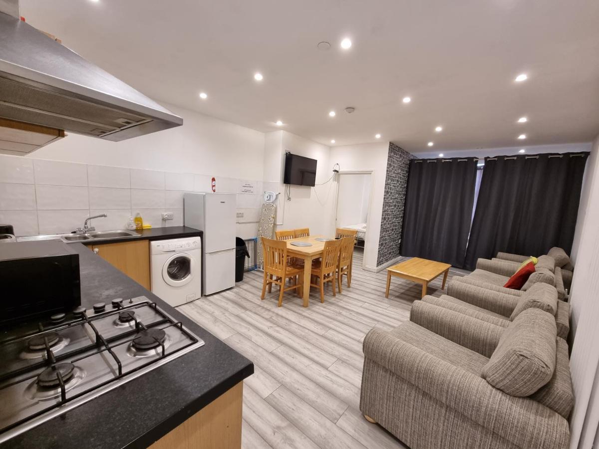 Entire Flat with Three Bedrooms N 2 - Housity