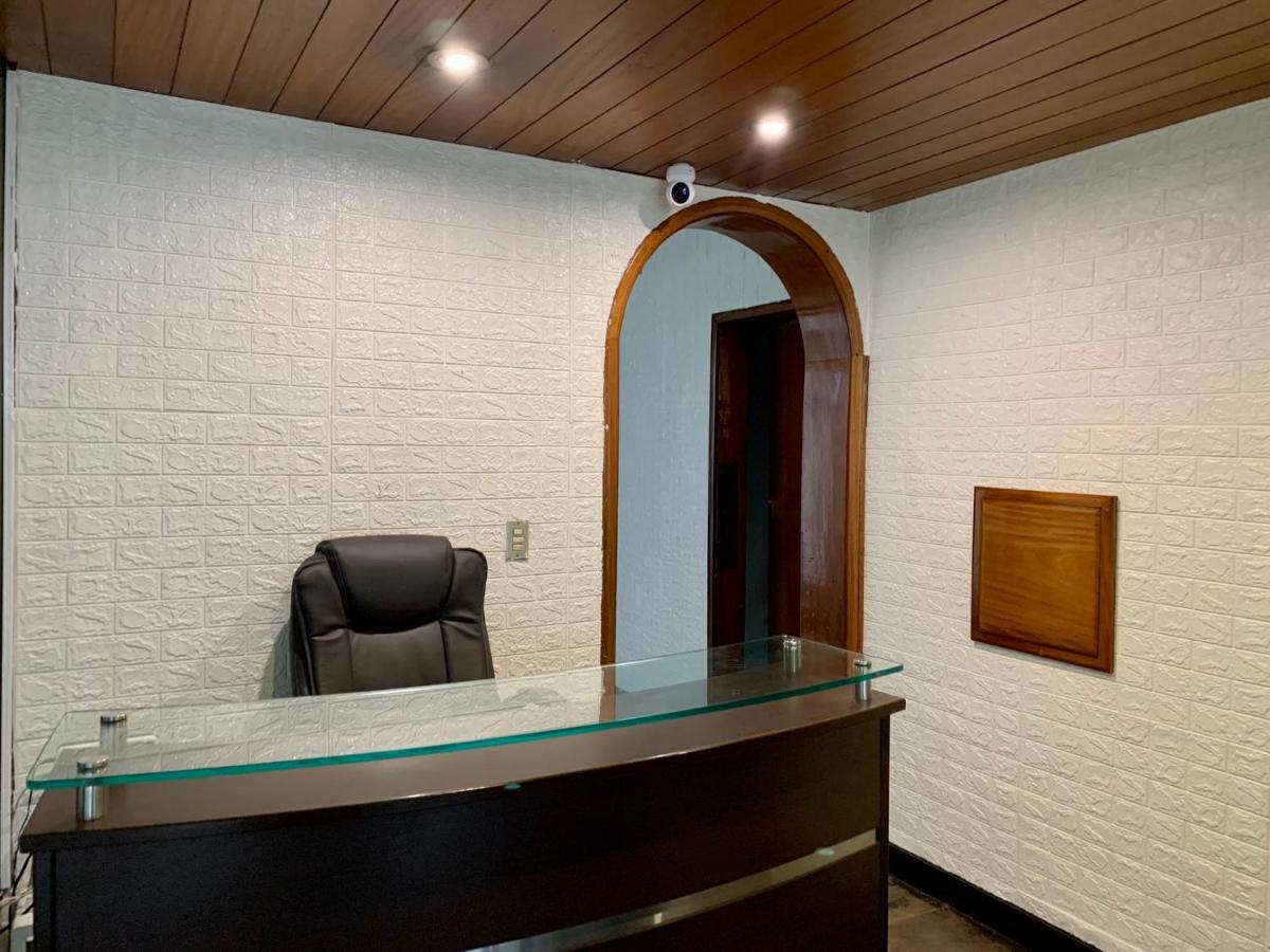 Miraflores Center - Larcomar, Parque Kennedy, Malecón - Housity