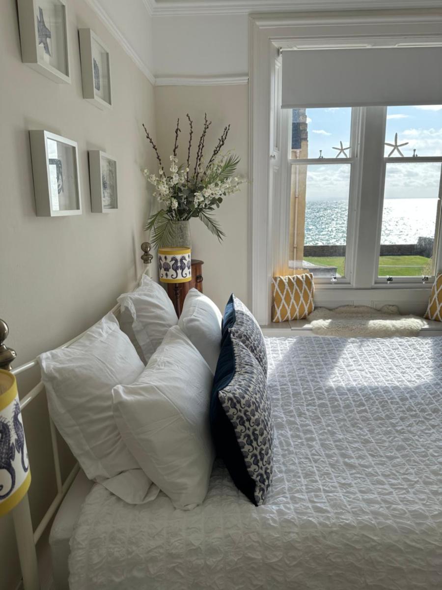 Beautiful Elie Beach house,South St with Sea view - Housity