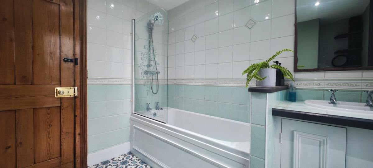 White Anchor, Old Town in Hastings - Housity