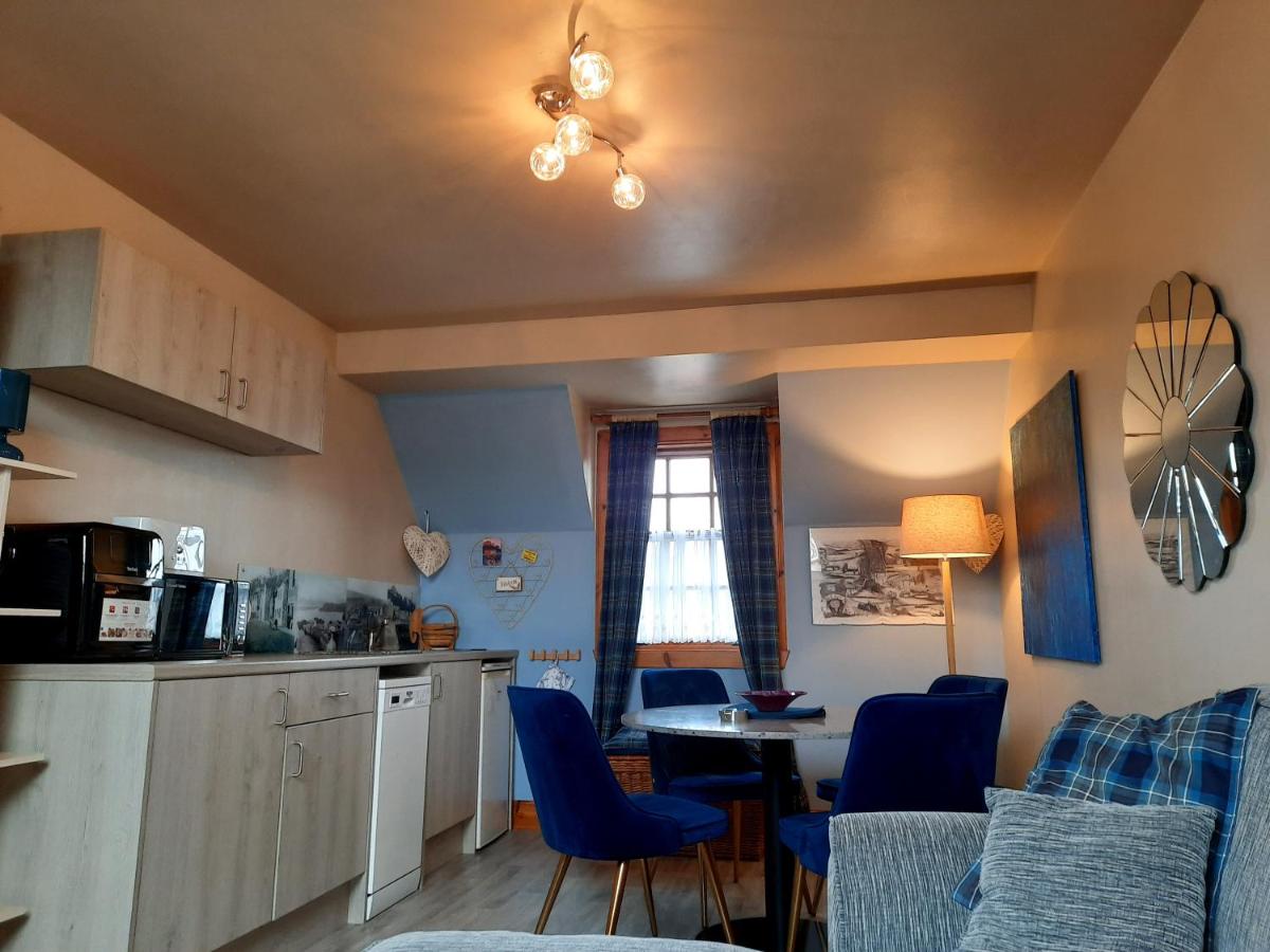 Strome Beag - Housity
