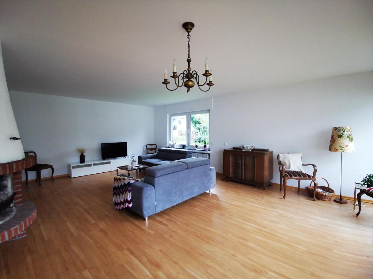 Charmantes Ferienhaus Casa Ella mit Balkon Nähe Kinderklinik - Housity