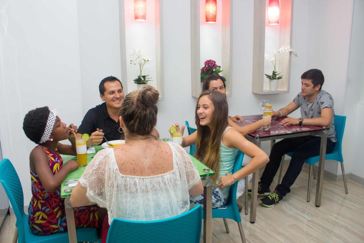 Hotel Sixtina Plaza Medellin - Housity