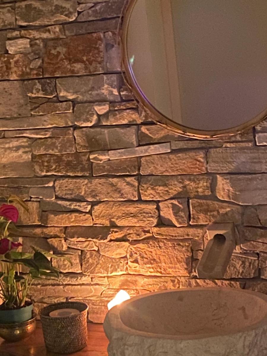 Love Space Sensory Spa & relax suite - Housity