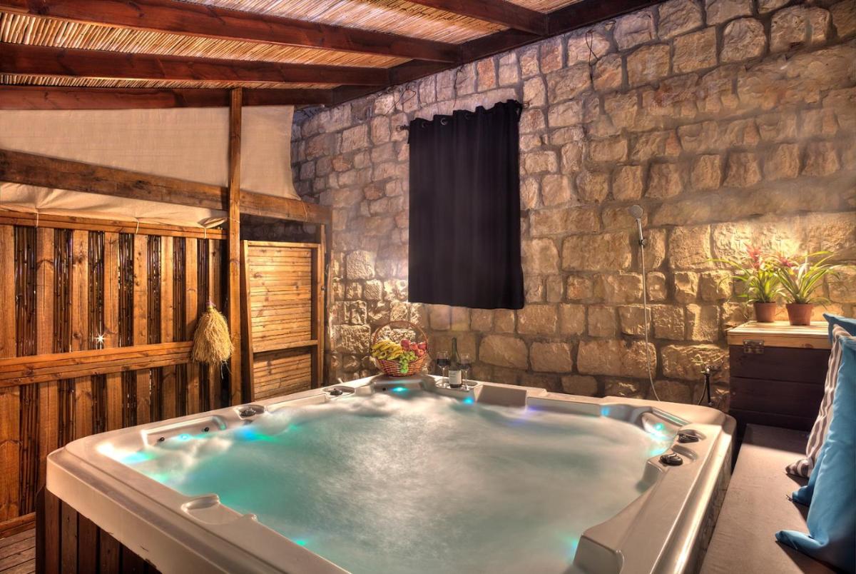 אבני החושן - סוויטות יוקרה בצפת העתיקה - Avnei Hachoshen - Luxury Suites in the Old City - Housity