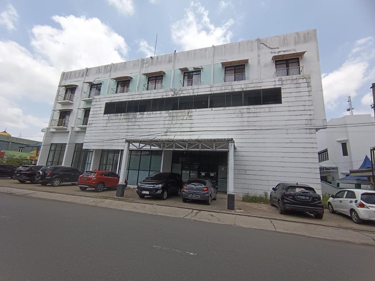 Suitetrails - OYO 93123 Wisma Hamalau Syariah