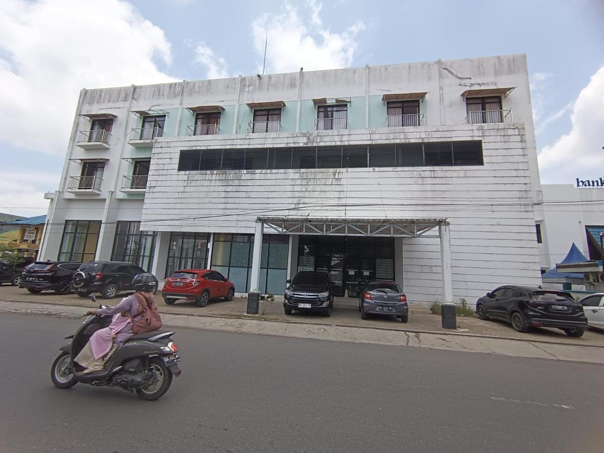Suitetrails - OYO 93123 Wisma Hamalau Syariah