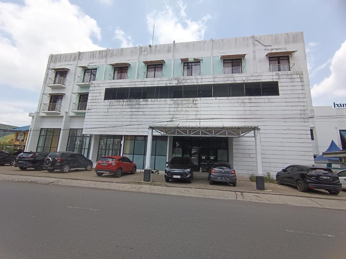 Suitetrails - OYO 93123 Wisma Hamalau Syariah