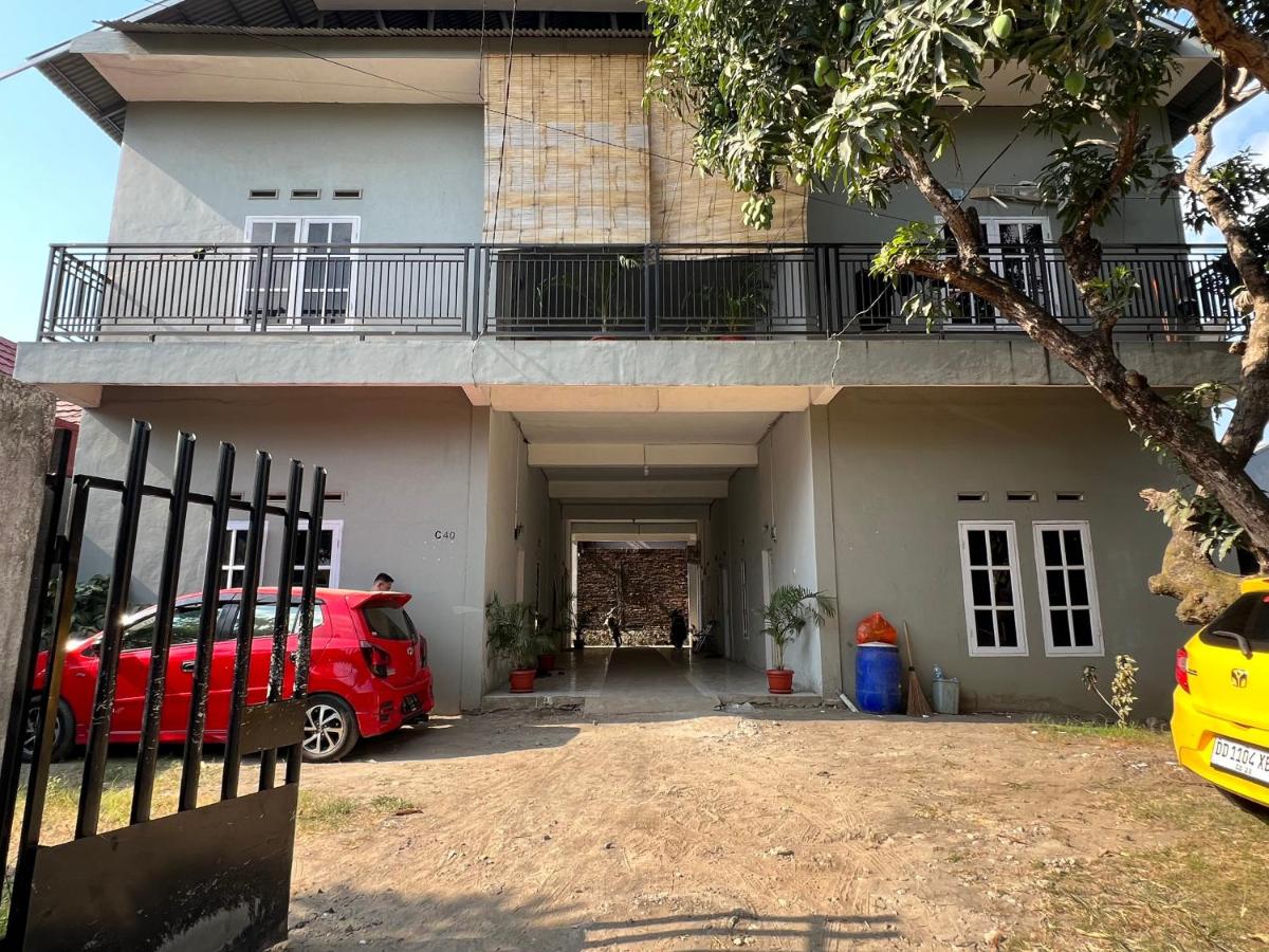 OYO 93137 Kost Maharaja - Housity