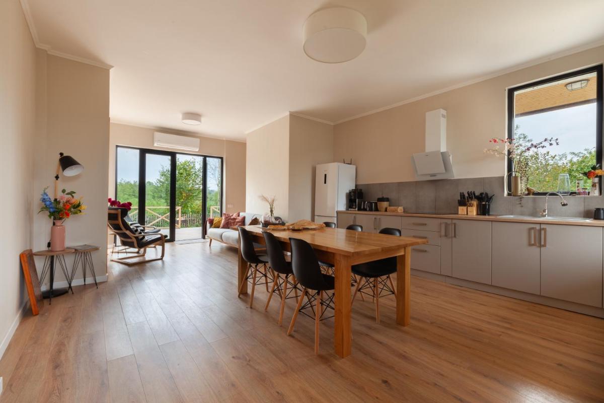 Renovated 3-bedroom House in Nature - Iskia Estate - Hizvo