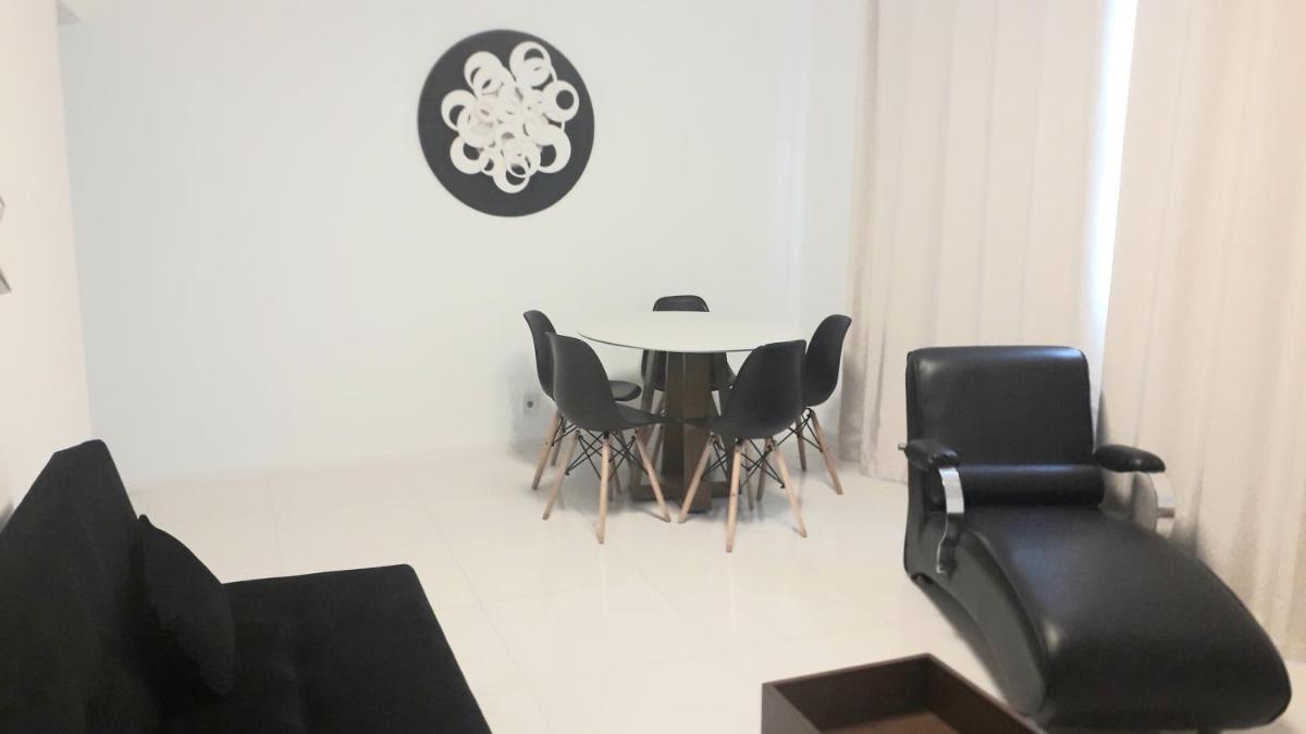 Flat Praia de Icaraí, 2 qts, 1vaga garagem e piscina - Housity
