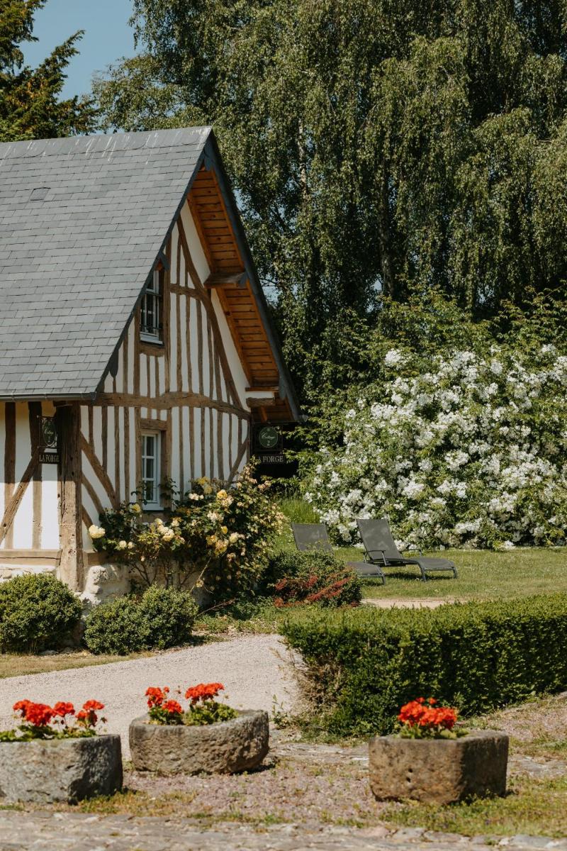 Jardin de l'établissement Les Manoirs des Portes de Deauville - Small Luxury Hotel Of The World